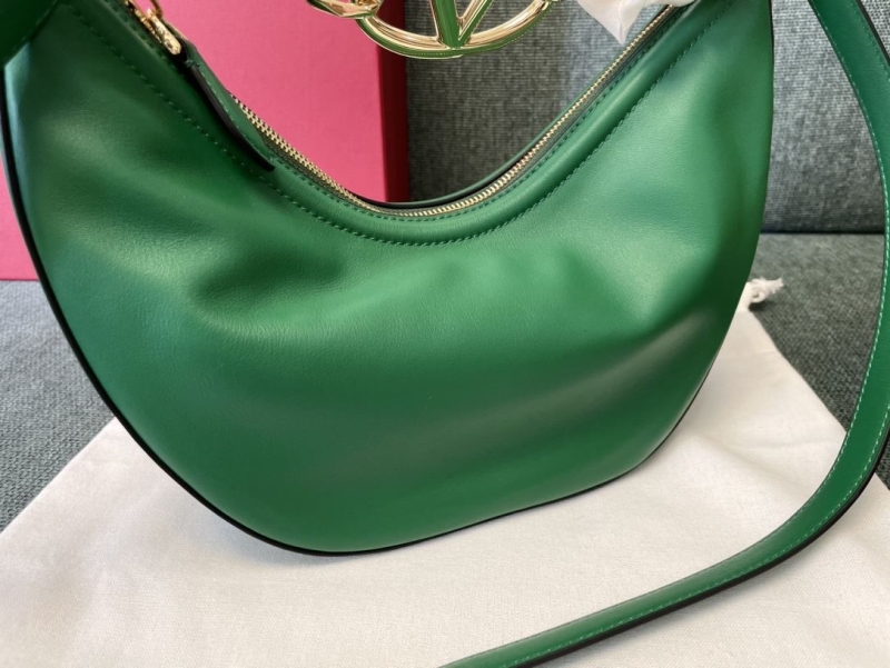 Va1e*ntin0 hobo bag